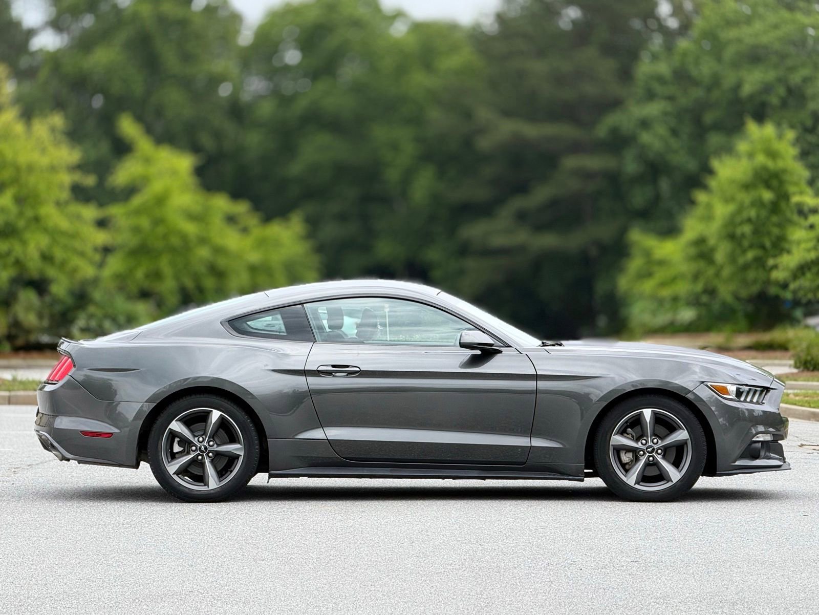 Used 2016 Ford Mustang Coupe w/ Equipment Group 051A RWD image 12
