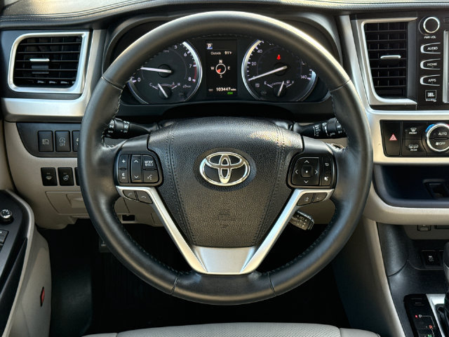 Used 2018 Toyota Highlander Limited Platinum AWD/4WD image 14
