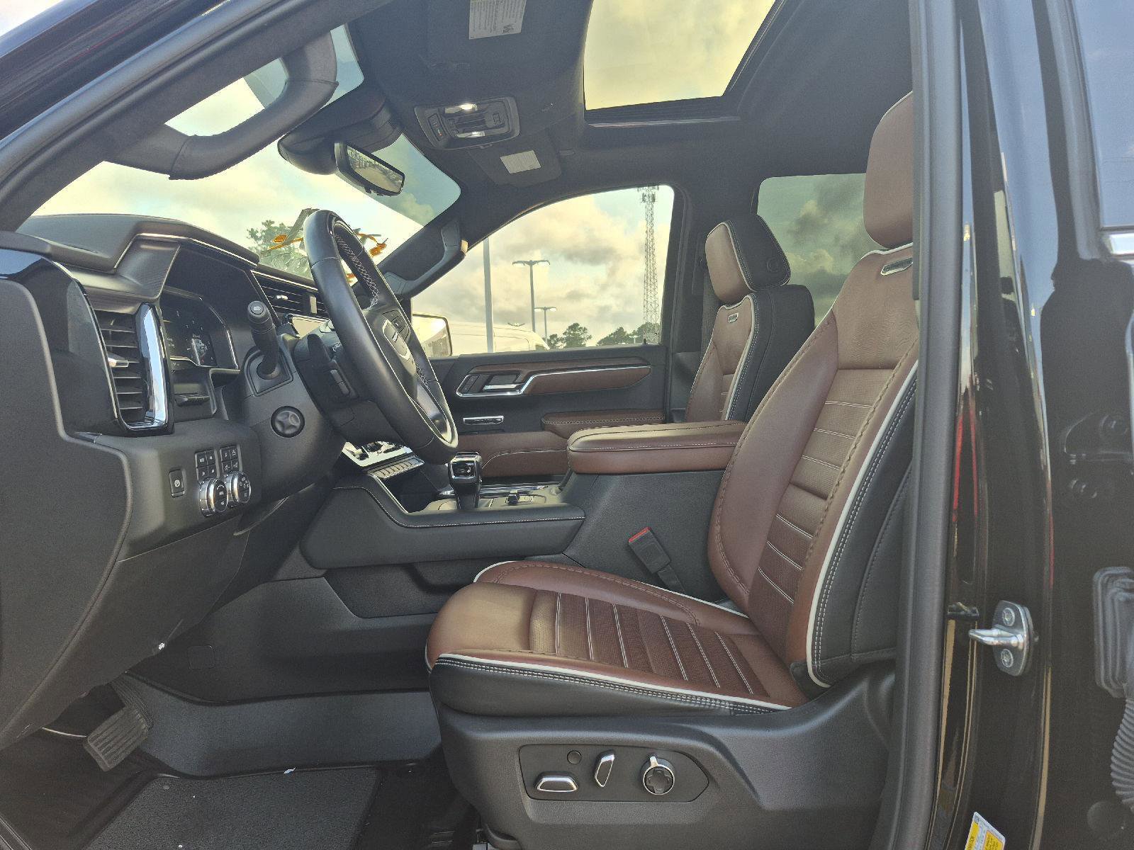 Used 2024 GMC Sierra 1500 Denali Ultimate AWD/4WD image 3