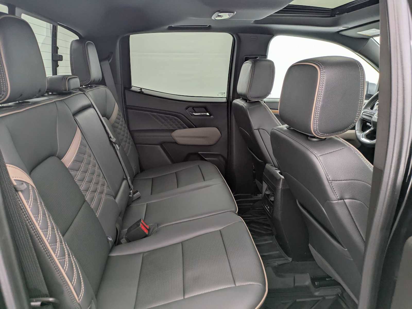 Used 2025 GMC Canyon Denali w/ LPO, Denali Black Edition AWD/4WD image 21