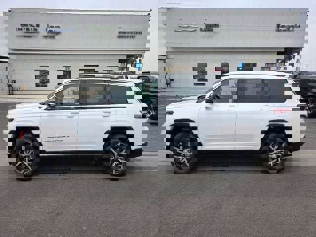 New 2025 Jeep Grand Cherokee L Limited w/ Trailer Tow Package image 4