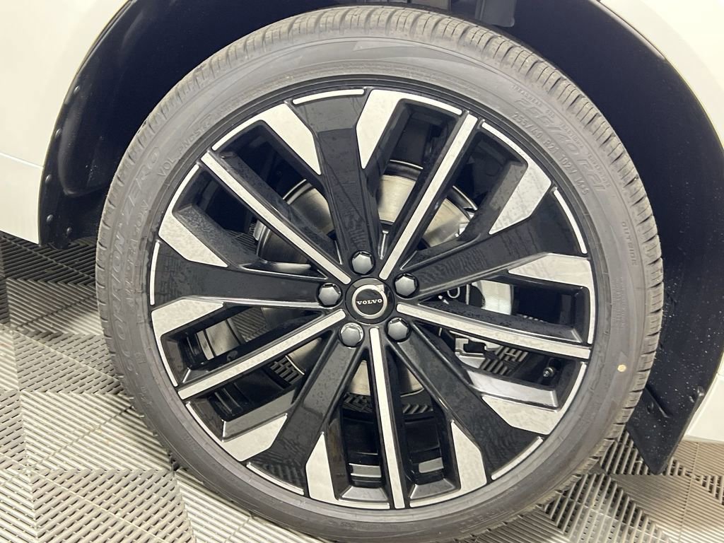 New 2026 Volvo XC60 B5 Ultra w/ Protection Package Premier image 16
