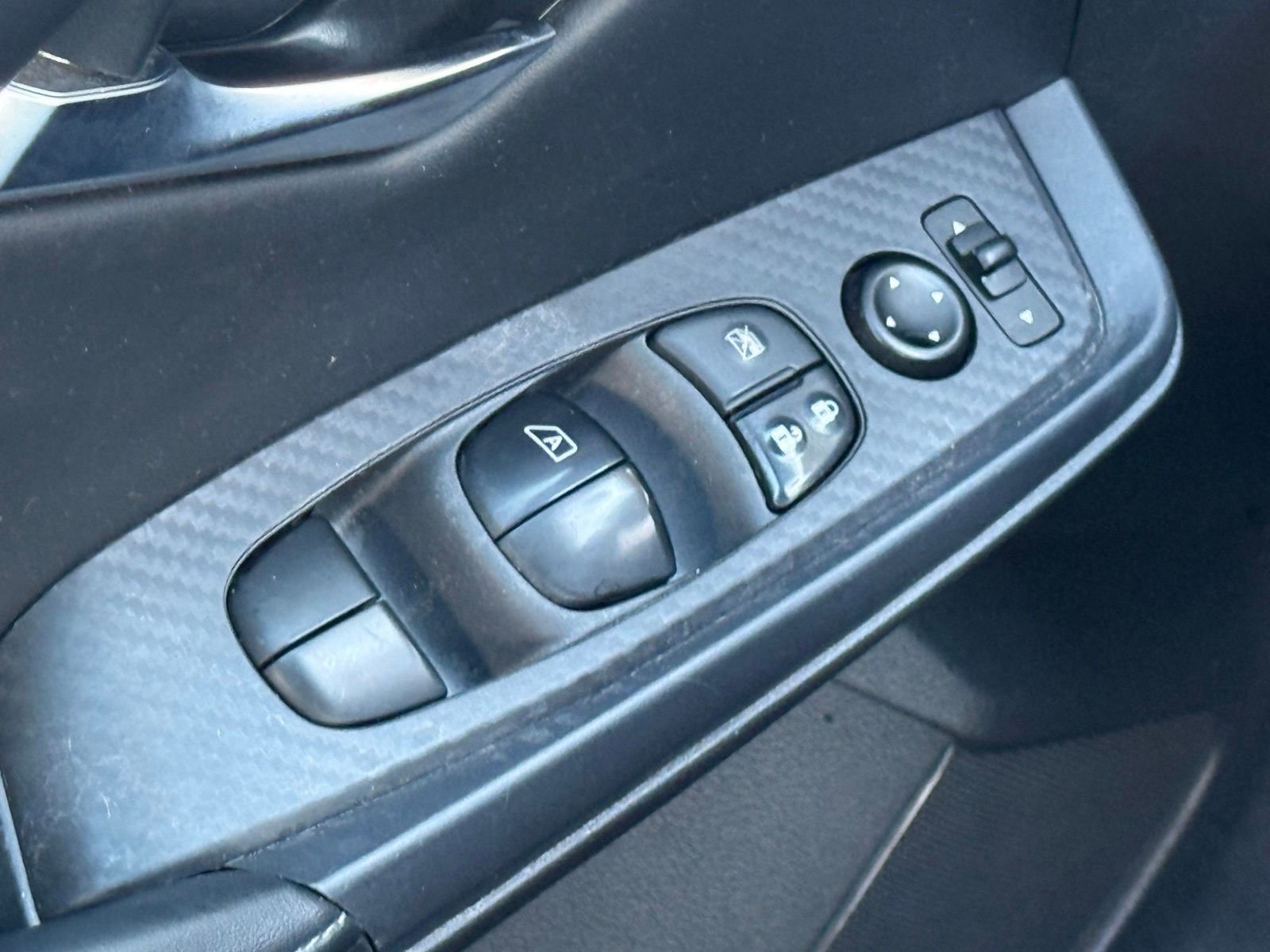 Used 2020 Nissan Sentra SV image 32