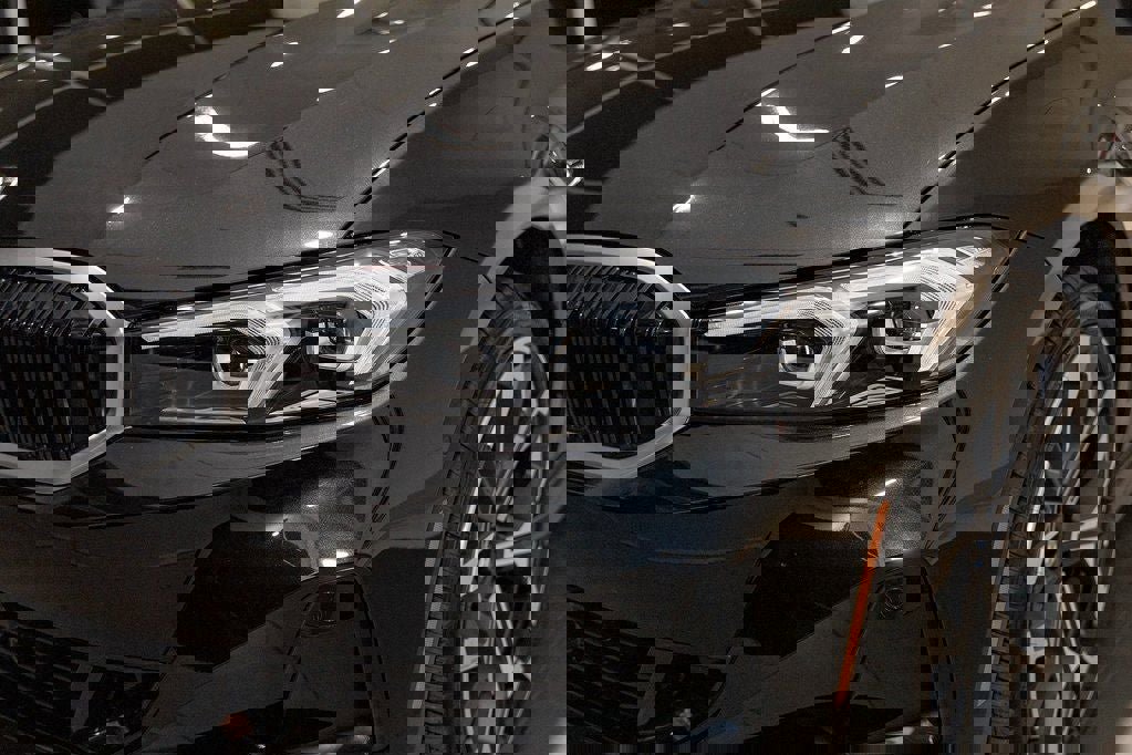 Used 2026 BMW 330i xDrive Sedan w/ Premium Package image 8