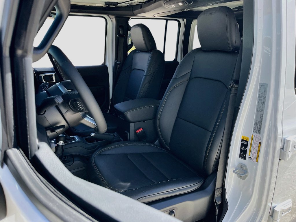 New 2027 Jeep Wrangler Unlimited Sahara AWD/4WD image 21