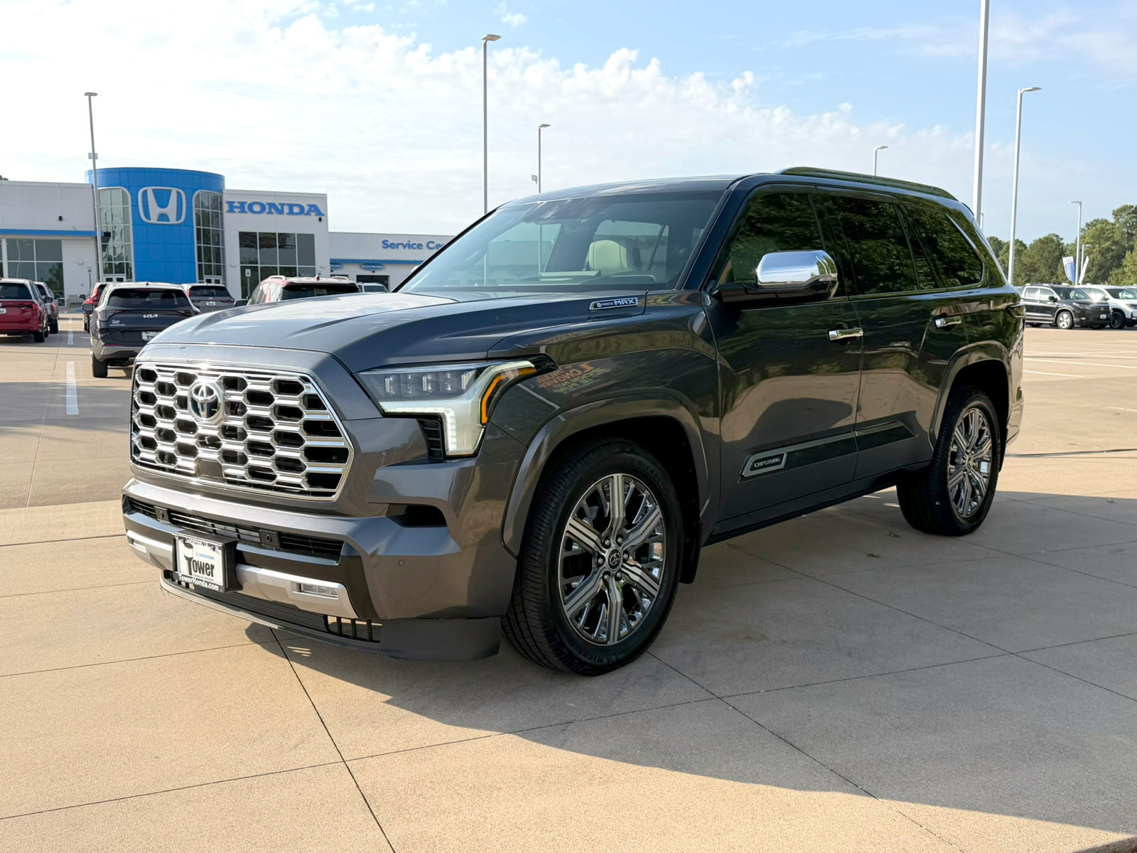 Used 2023 Toyota Sequoia Capstone AWD/4WD image 3