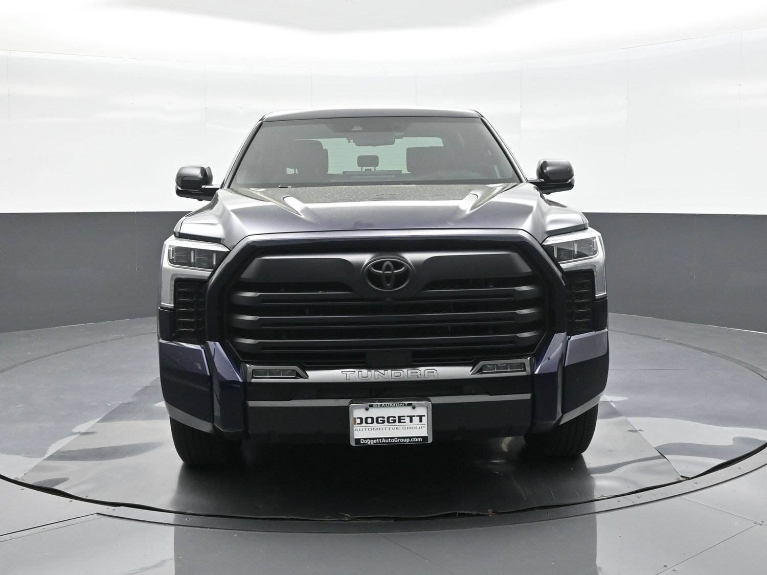 Used 2025 Toyota Tundra Limited AWD/4WD image 30