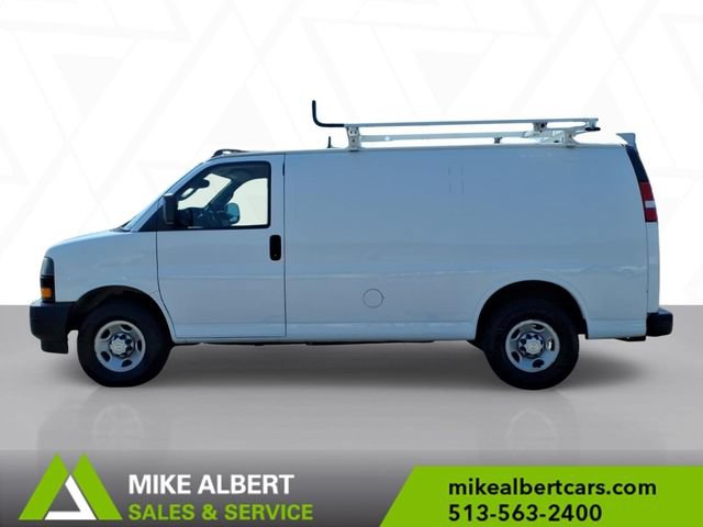Used 2021 Chevrolet Express 2500 w/ Driver Convenience Package RWD image 4