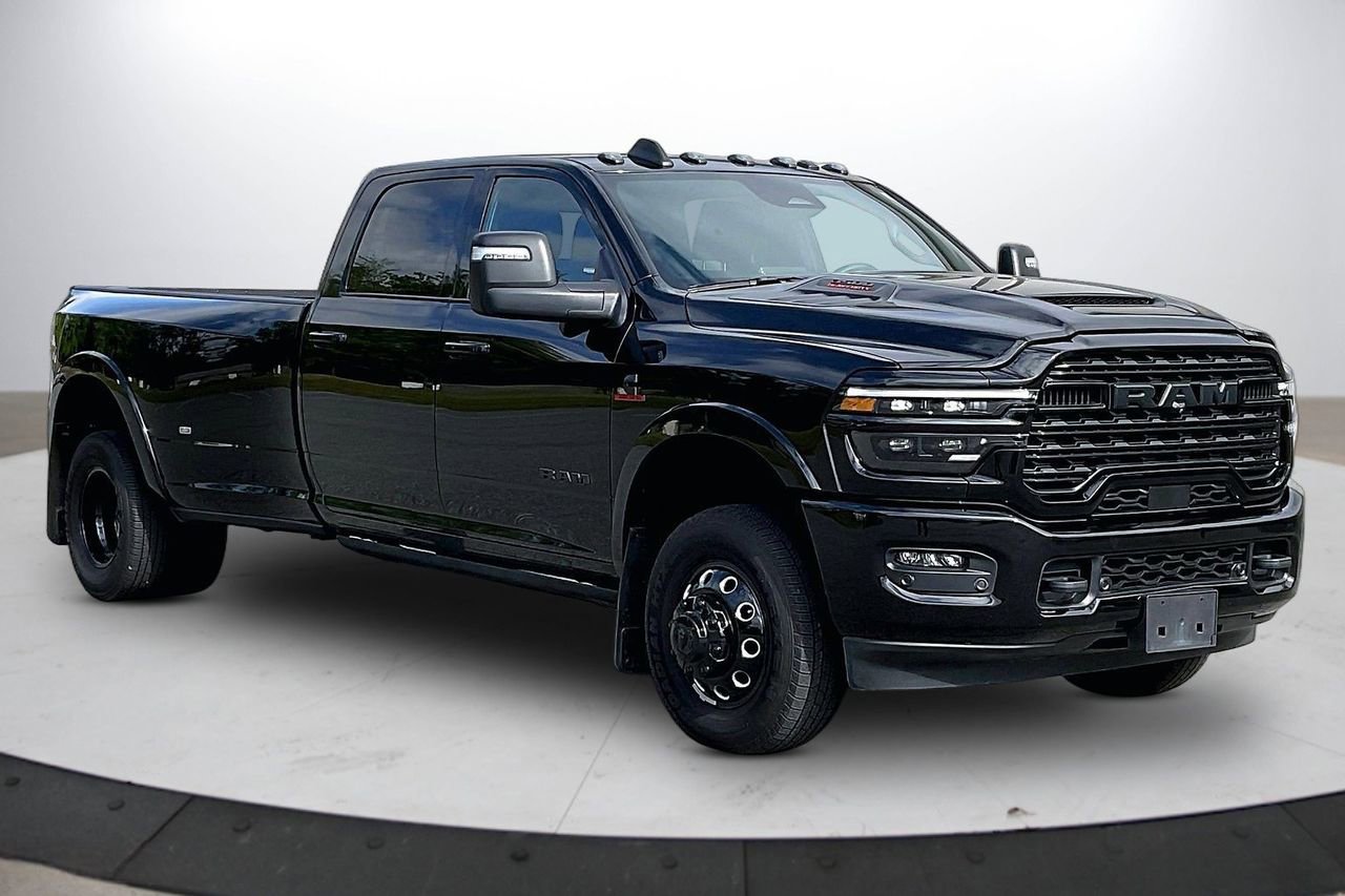 Used 2026 RAM 3500 Limited AWD/4WD image 2