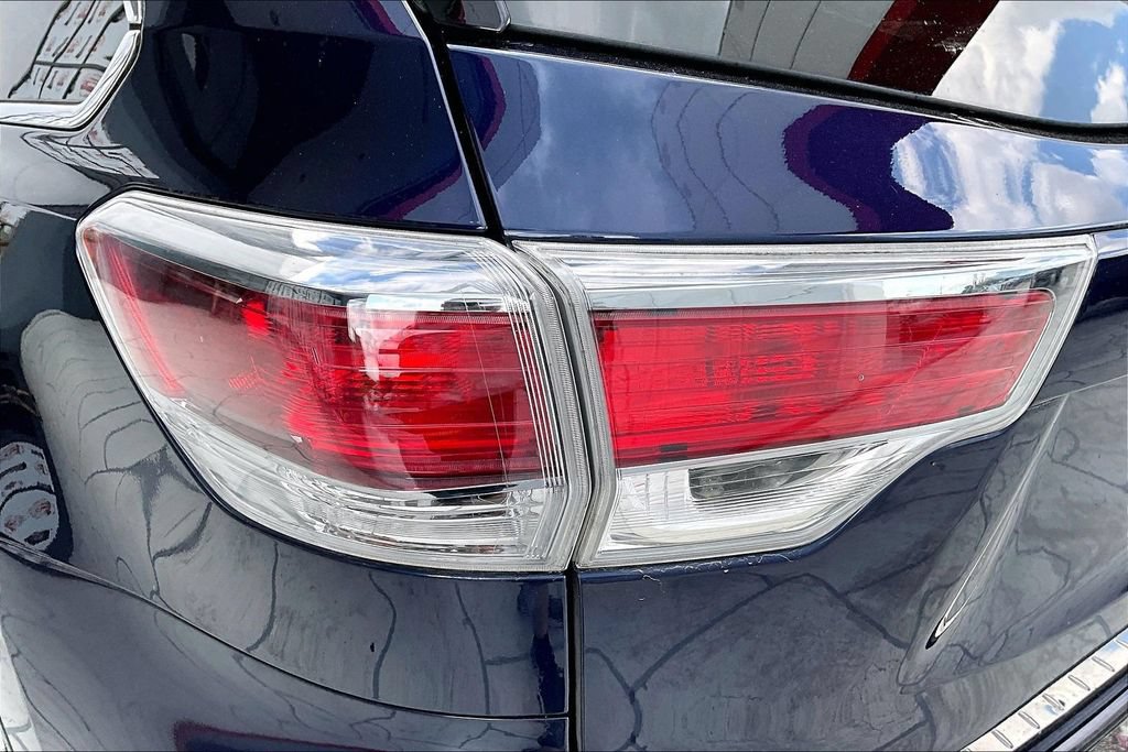 Used 2015 Toyota Highlander Limited Platinum AWD/4WD image 23