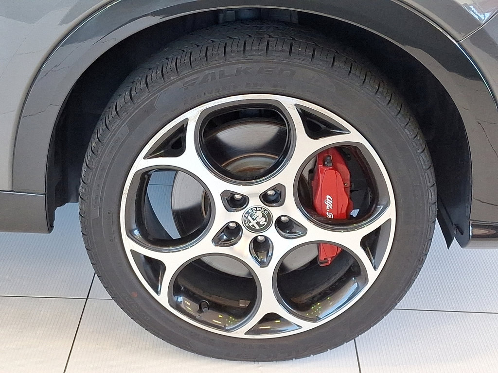 Used 2024 Alfa Romeo Tonale Veloce image 9