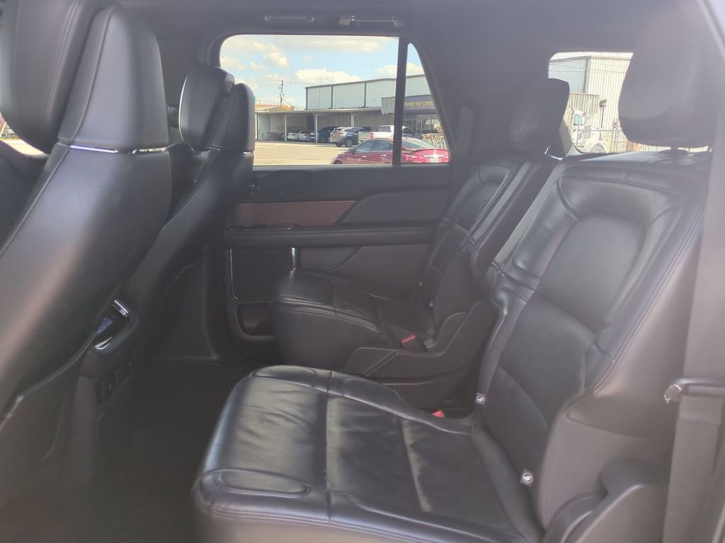 Used 2023 Lincoln Navigator L Reserve image 17