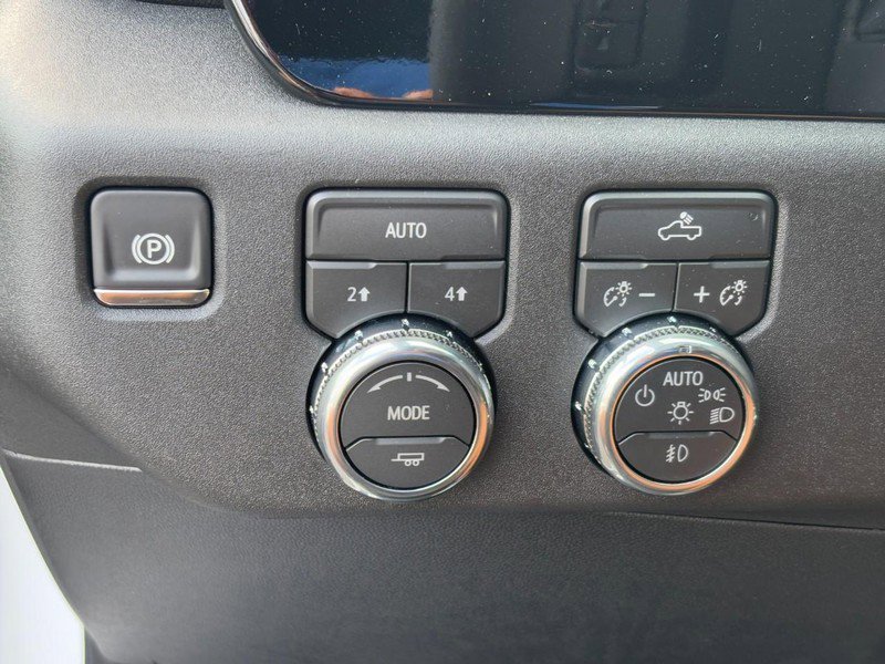 New 2026 GMC Sierra 1500 Elevation image 16