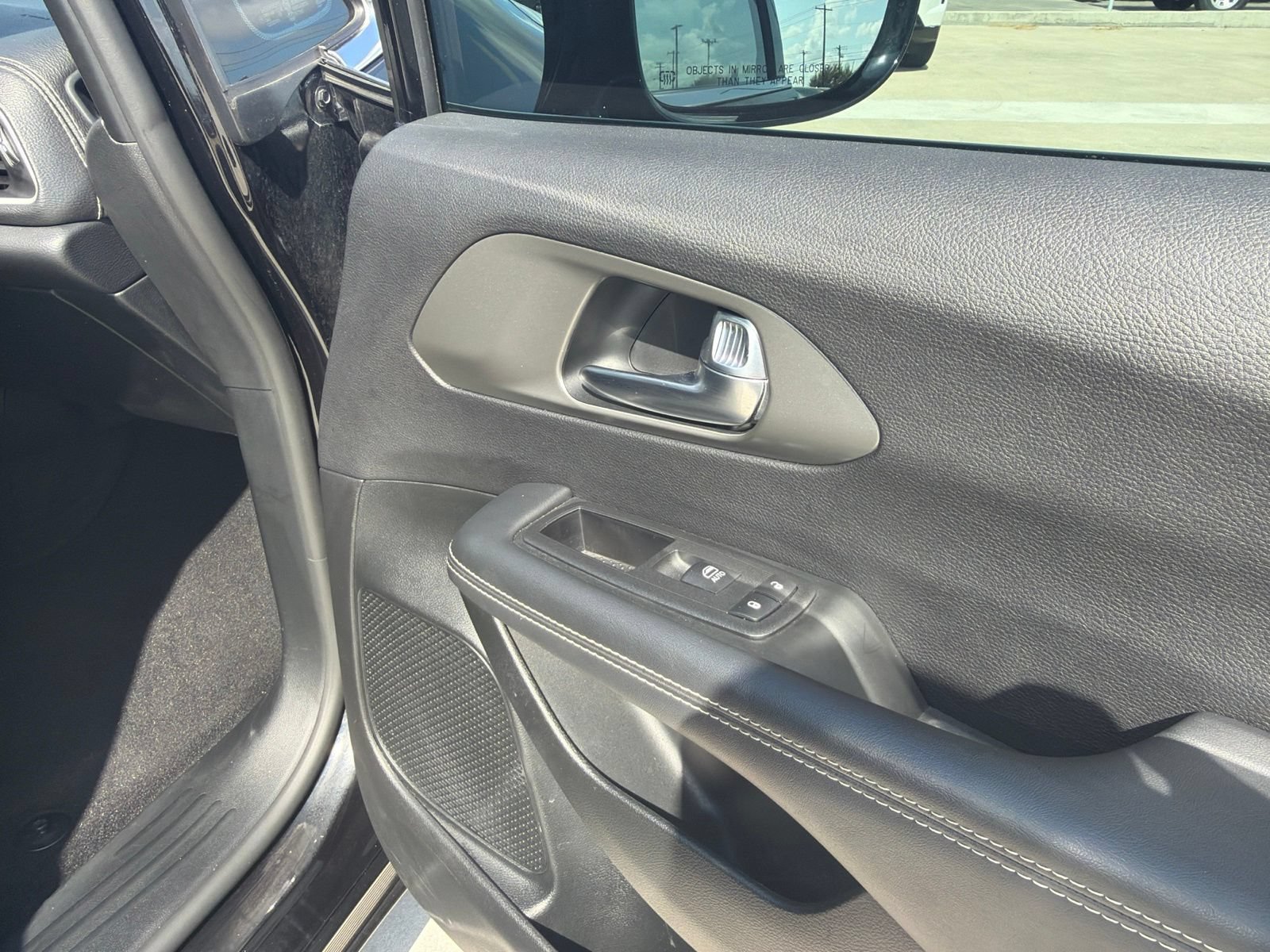 Used 2025 Chrysler Pacifica Select FWD image 9