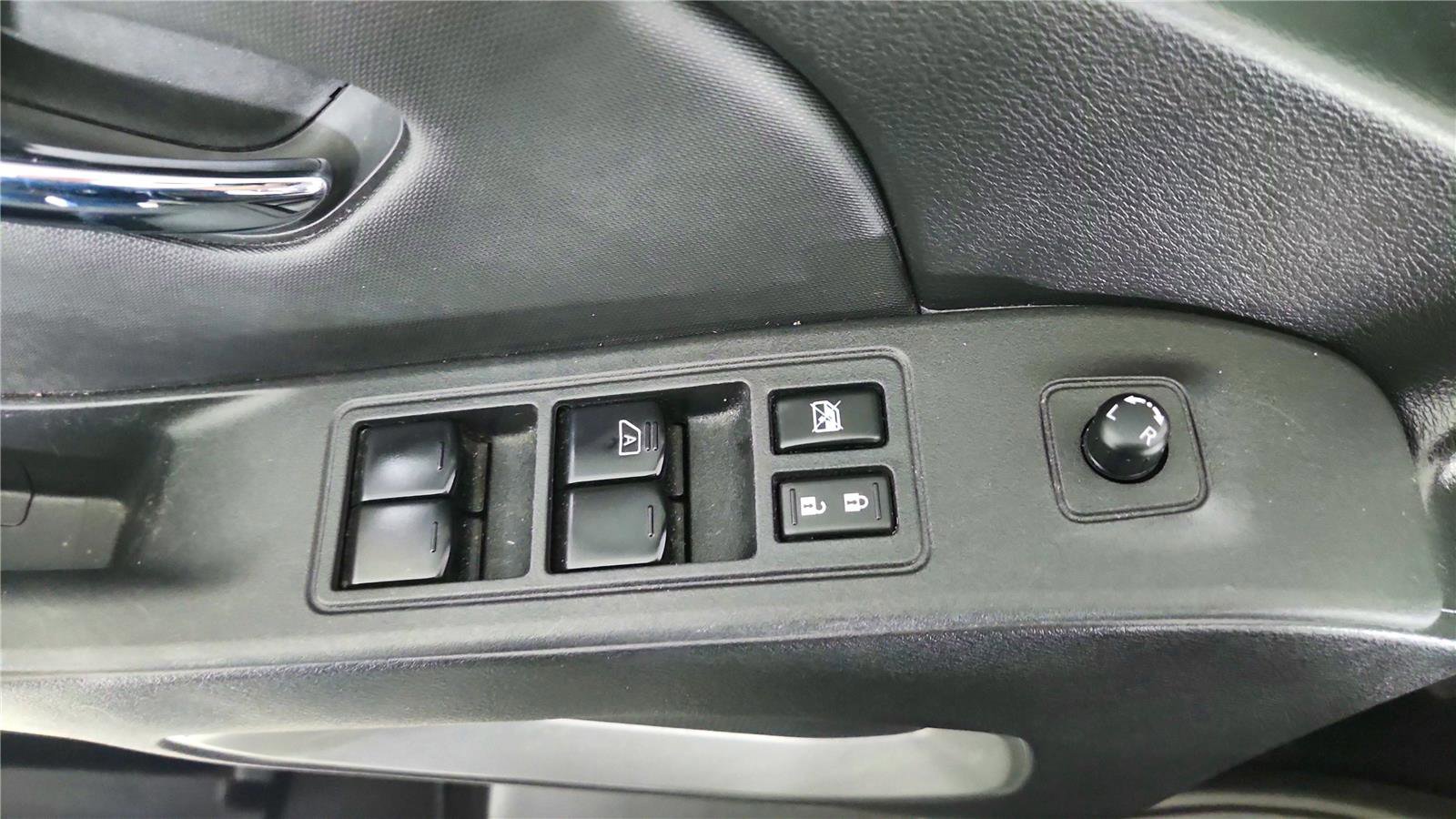 Used 2022 Nissan Frontier SV w/ Technology Package image 29