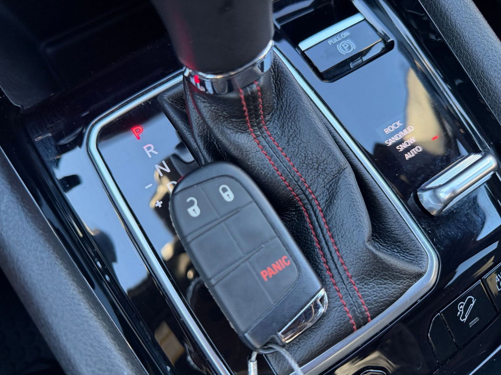 Used 2025 Jeep Compass Trailhawk image 22