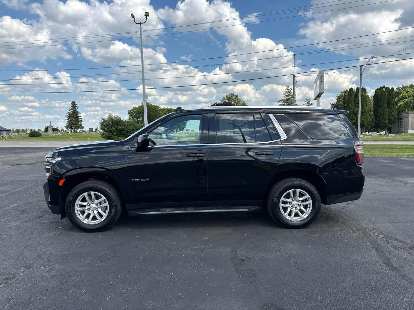Certified 2024 Chevrolet Tahoe LT AWD/4WD image 2