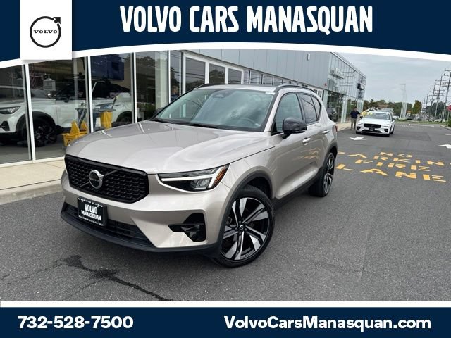 Certified 2023 Volvo XC40 B5 Plus w/ Climate Package