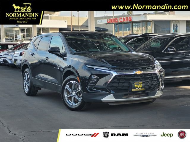 Used 2023 Chevrolet Blazer LT image 1