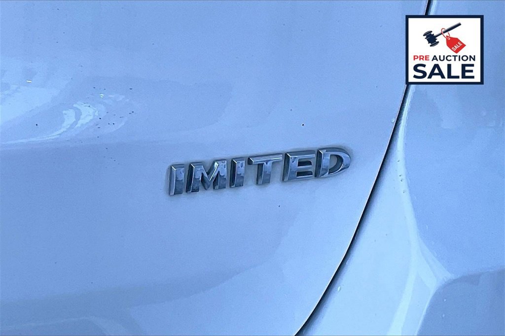 Used 2021 Jeep Grand Cherokee Limited w/ Sun & Sound Group image 8