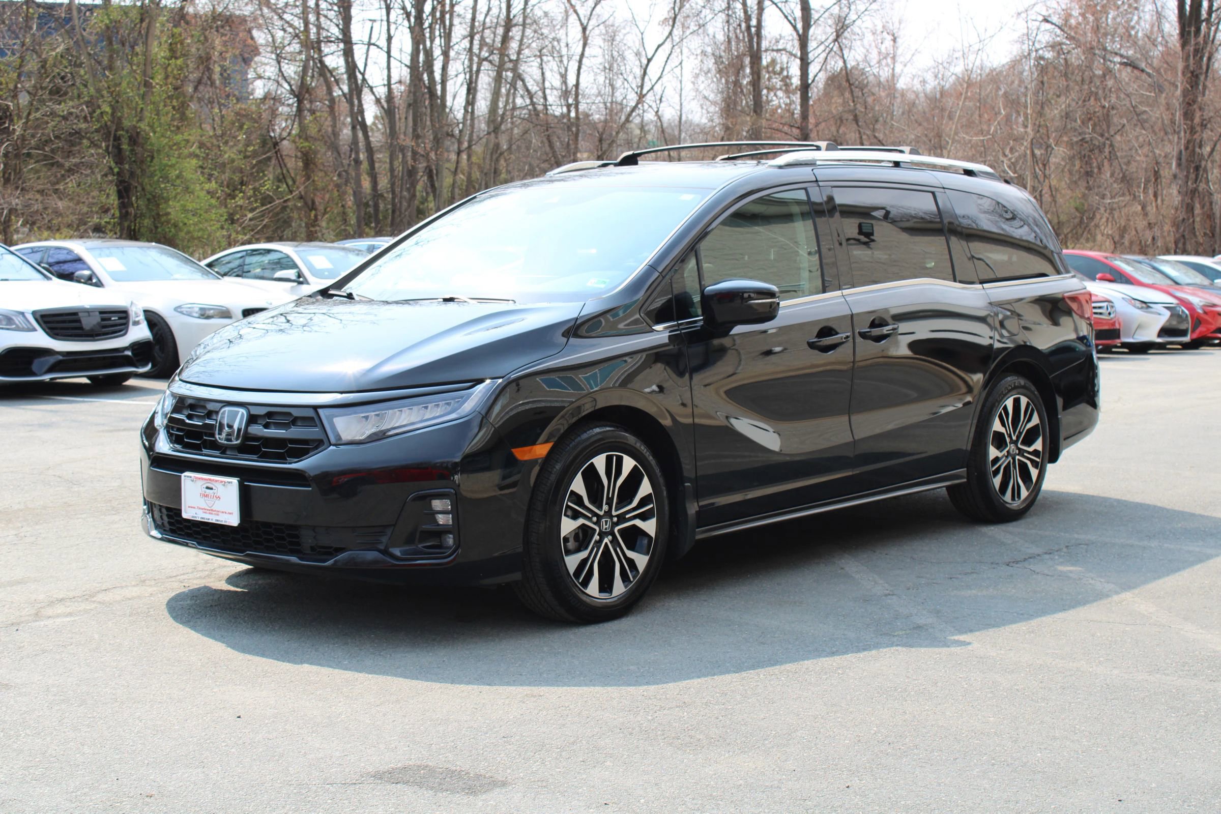 Used 2025 Honda Odyssey Elite image 3