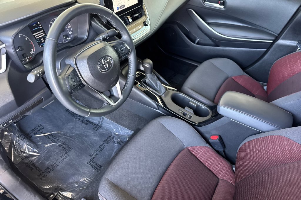 Used 2024 Toyota Corolla SE FWD image 3