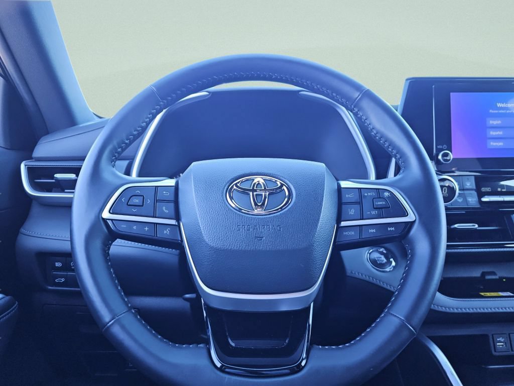 Used 2023 Toyota Highlander XSE AWD/4WD image 30
