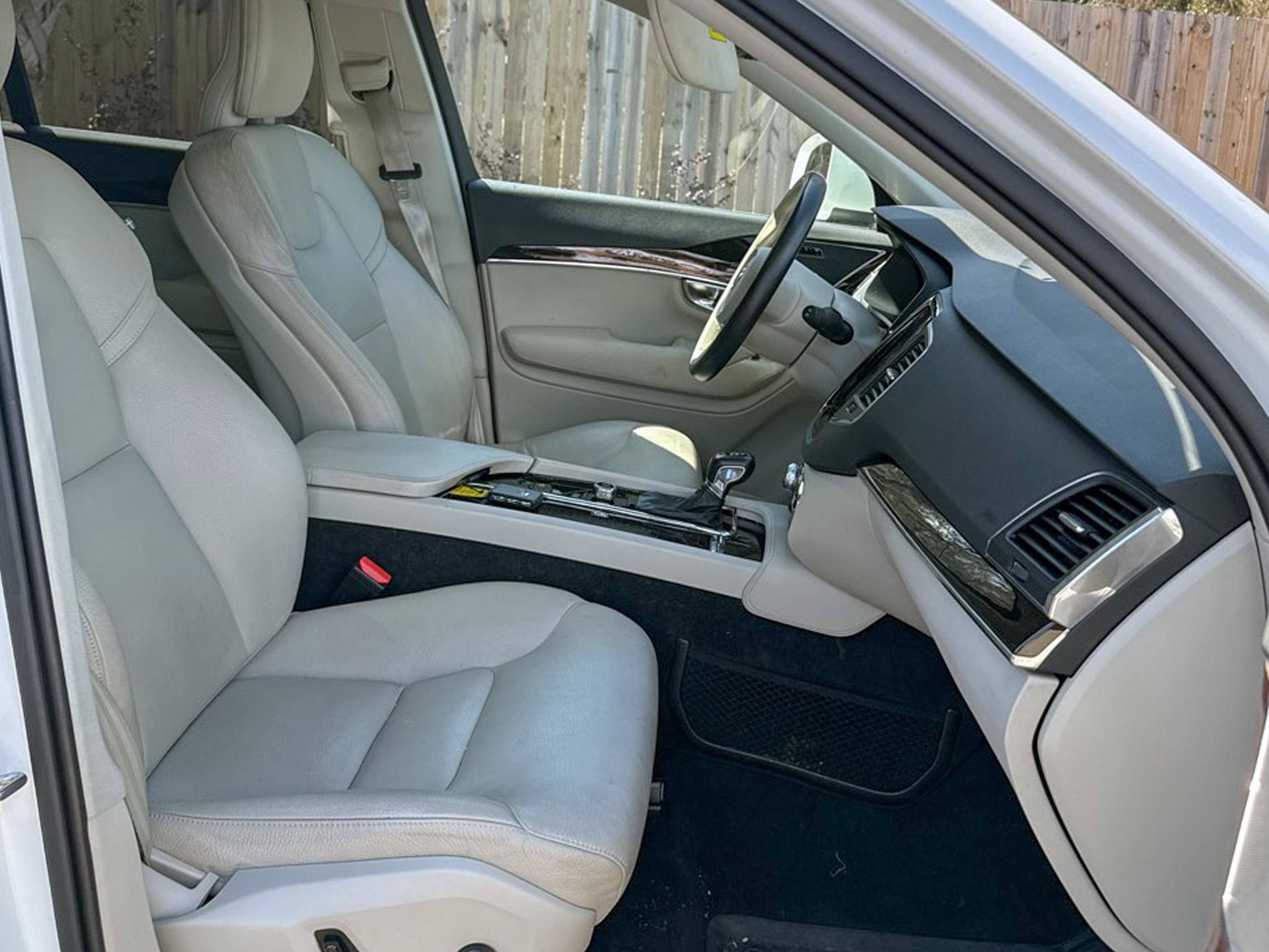 Used 2019 Volvo XC90 T6 Momentum w/ Advanced Package image 27