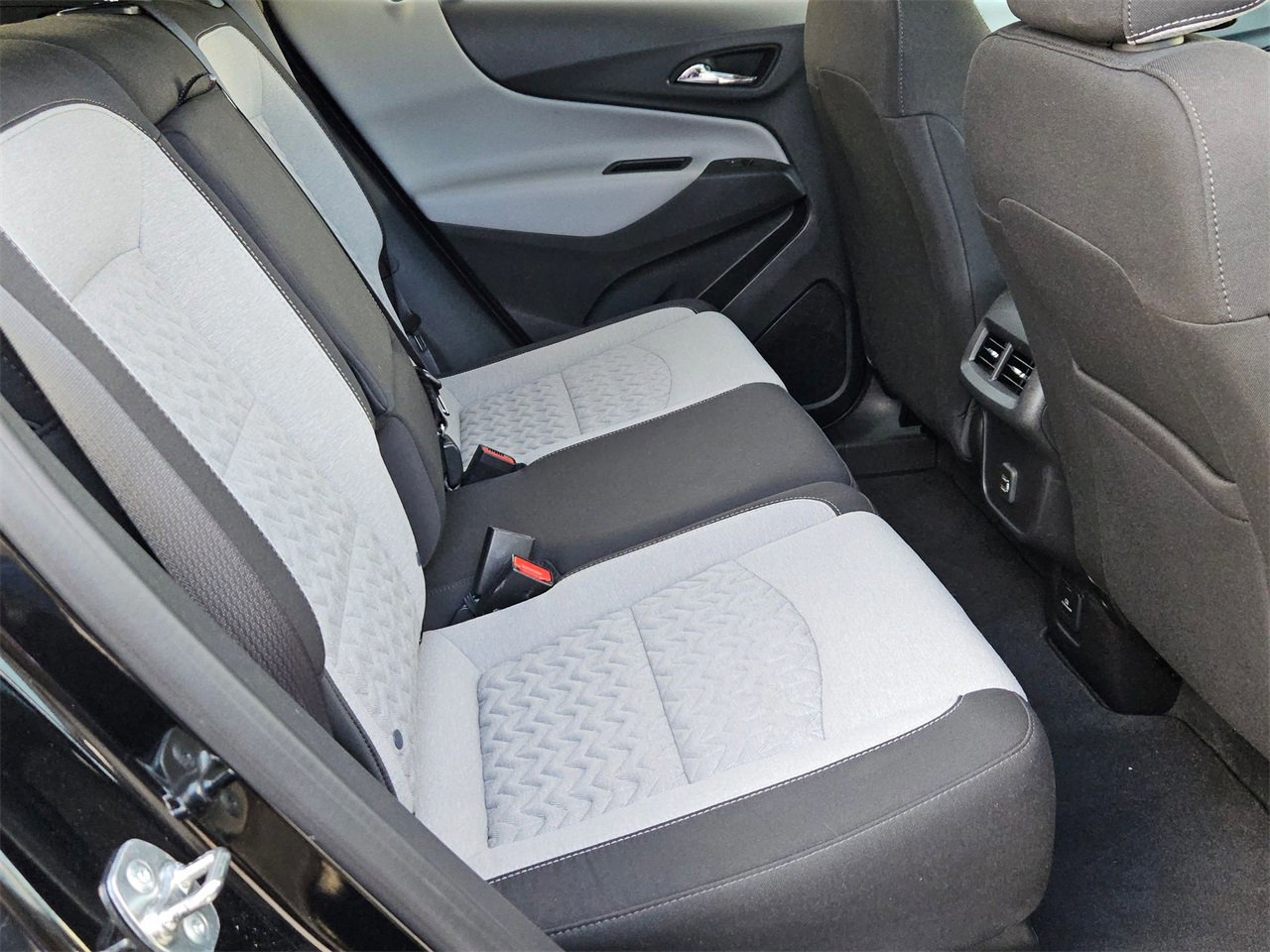 Used 2024 Chevrolet Equinox LT image 23