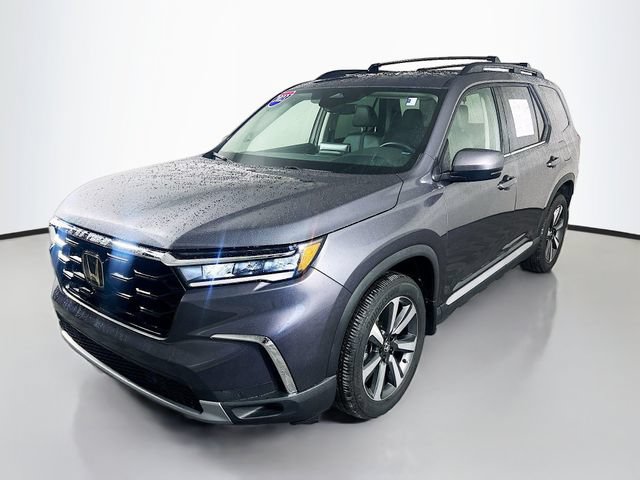 Used 2023 Honda Pilot Touring image 4