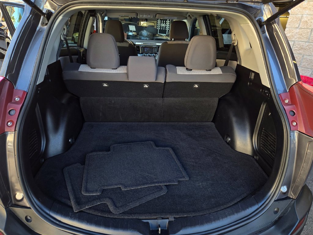 Used 2015 Toyota RAV4 LE AWD/4WD image 24