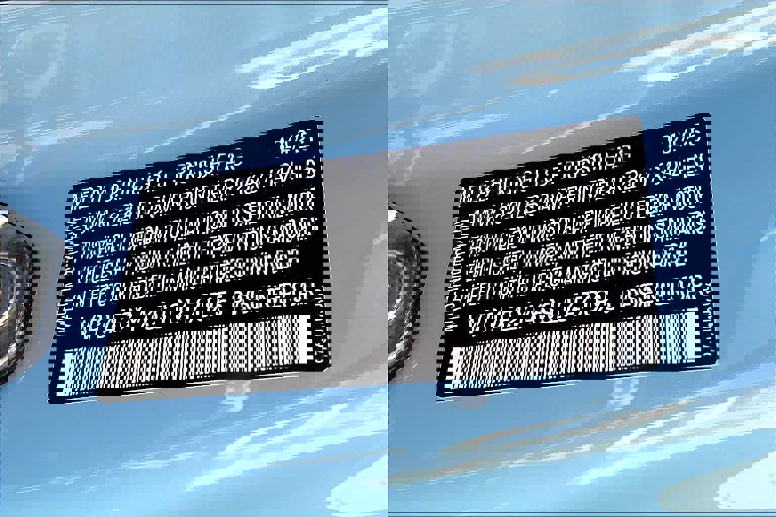 Used 2025 Porsche Panamera 4 image 34