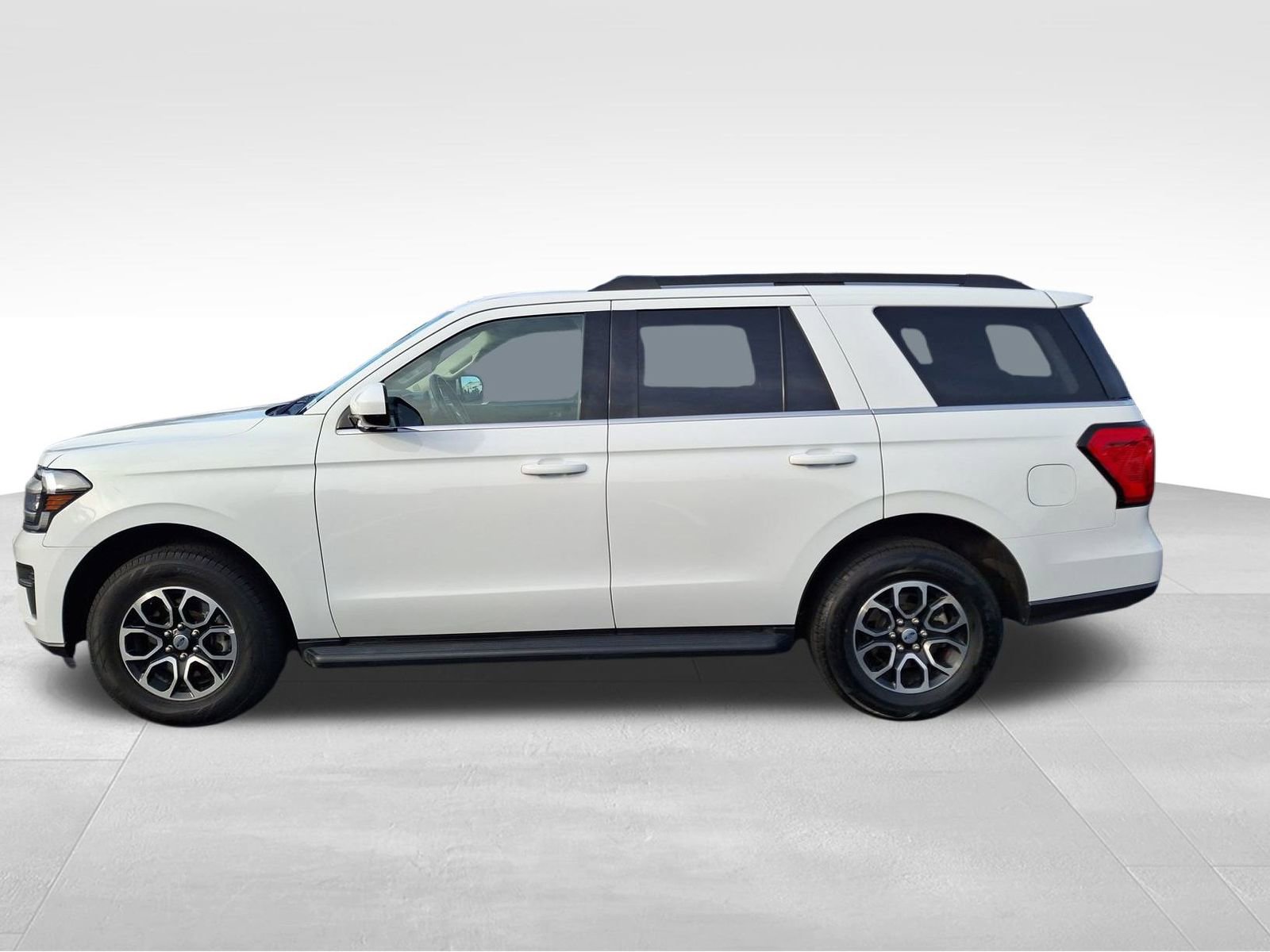 Used 2024 Ford Expedition XLT image 6