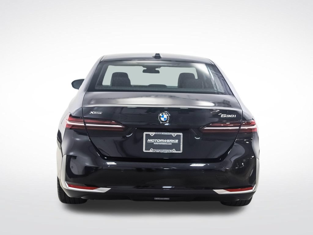 Used 2026 BMW 530i xDrive AWD/4WD image 4