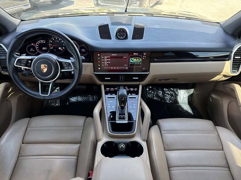 Used 2022 Porsche Cayenne Platinum Edition image 16