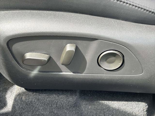 Used 2025 GMC Acadia Elevation w/ Elevation Premium Package image 18