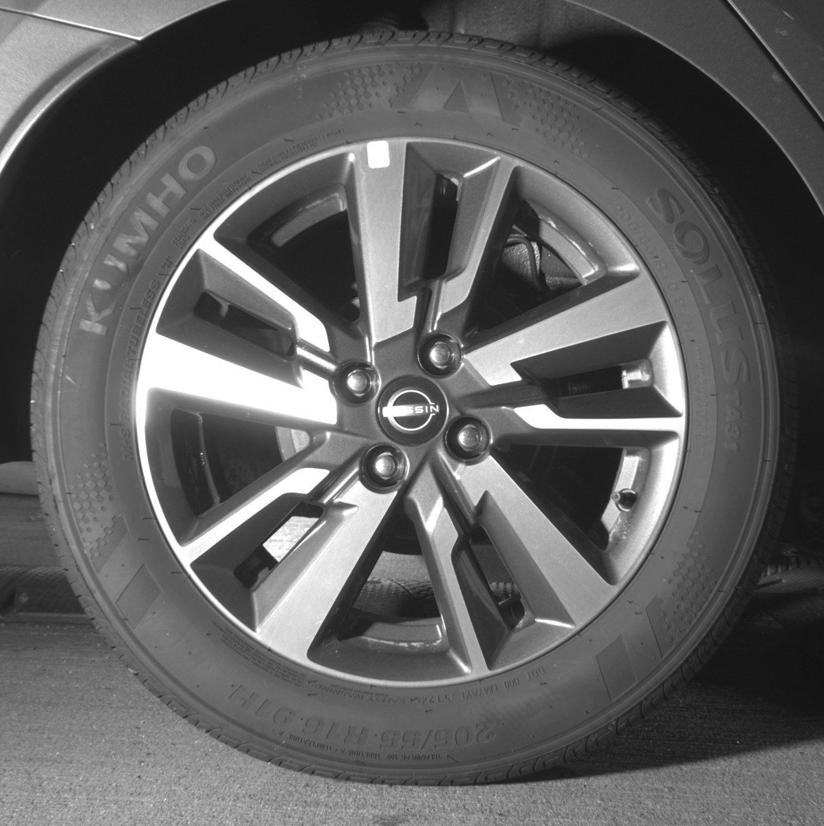 Used 2025 Nissan Versa SV image 15