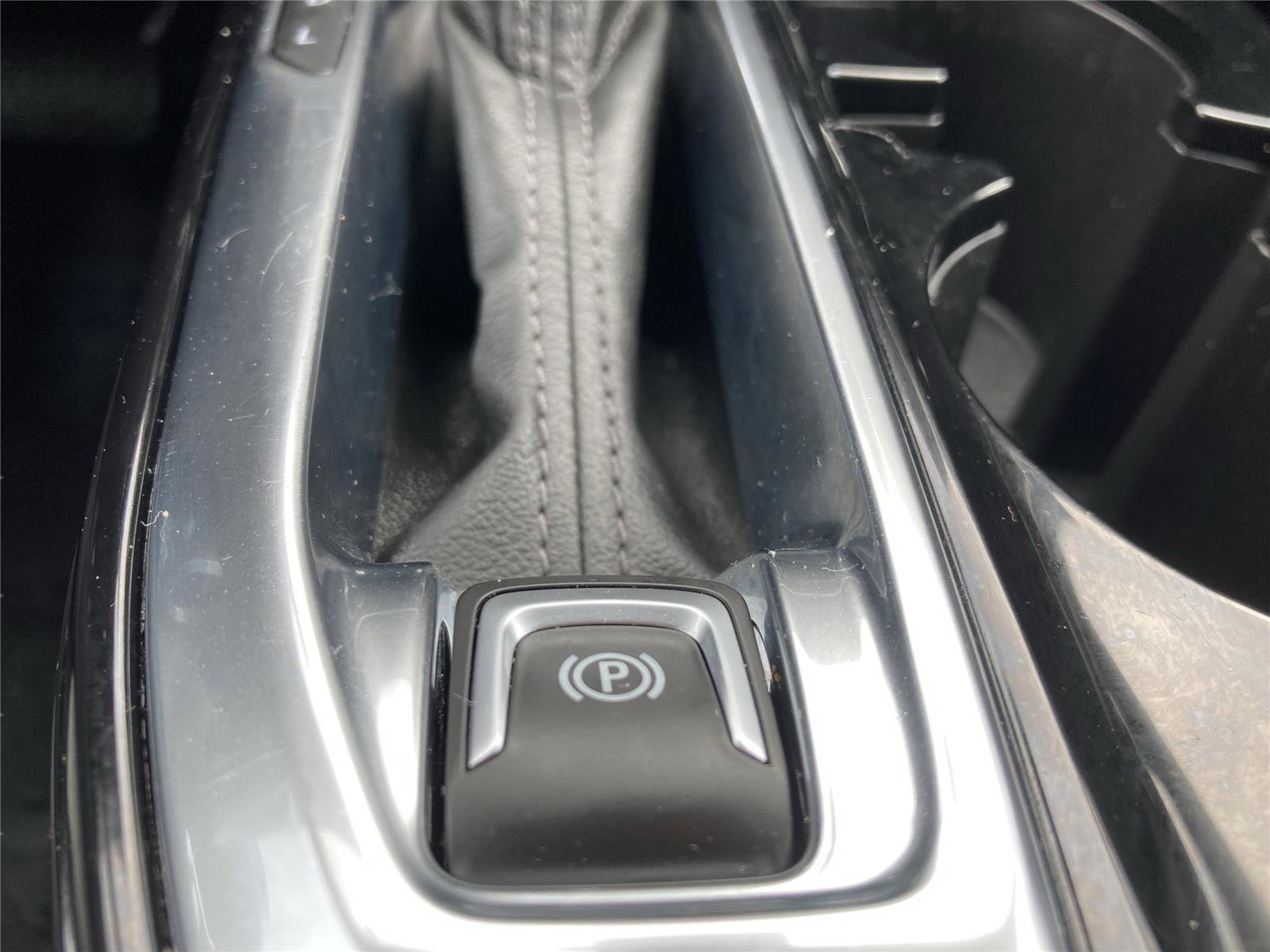 Used 2025 Chevrolet Trax LT w/ LT Convenience Package image 14