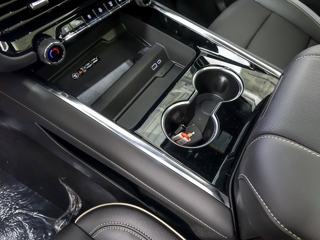 New 2026 Chevrolet Suburban Premier image 25