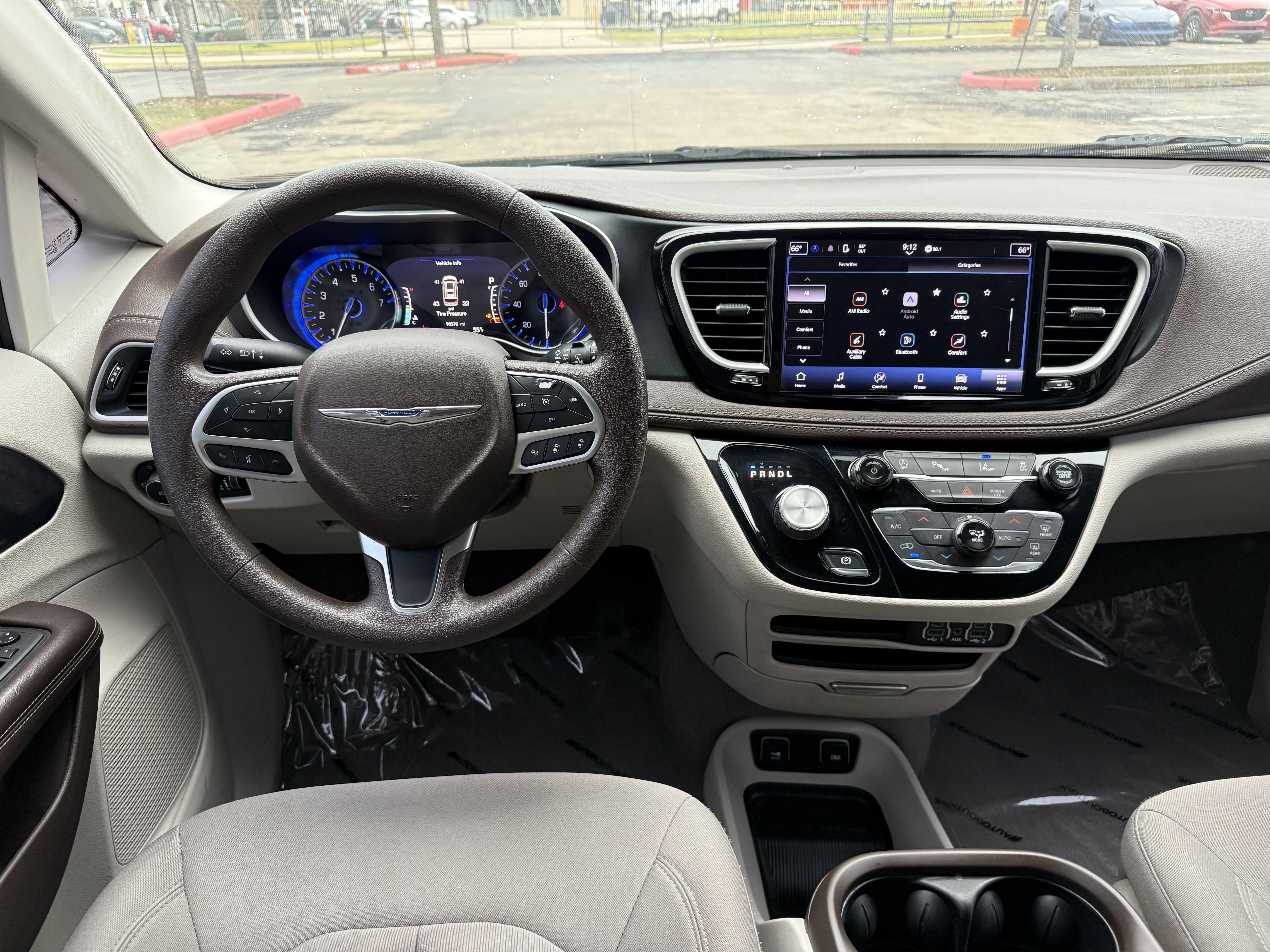 Used 2021 Chrysler Pacifica Touring image 15