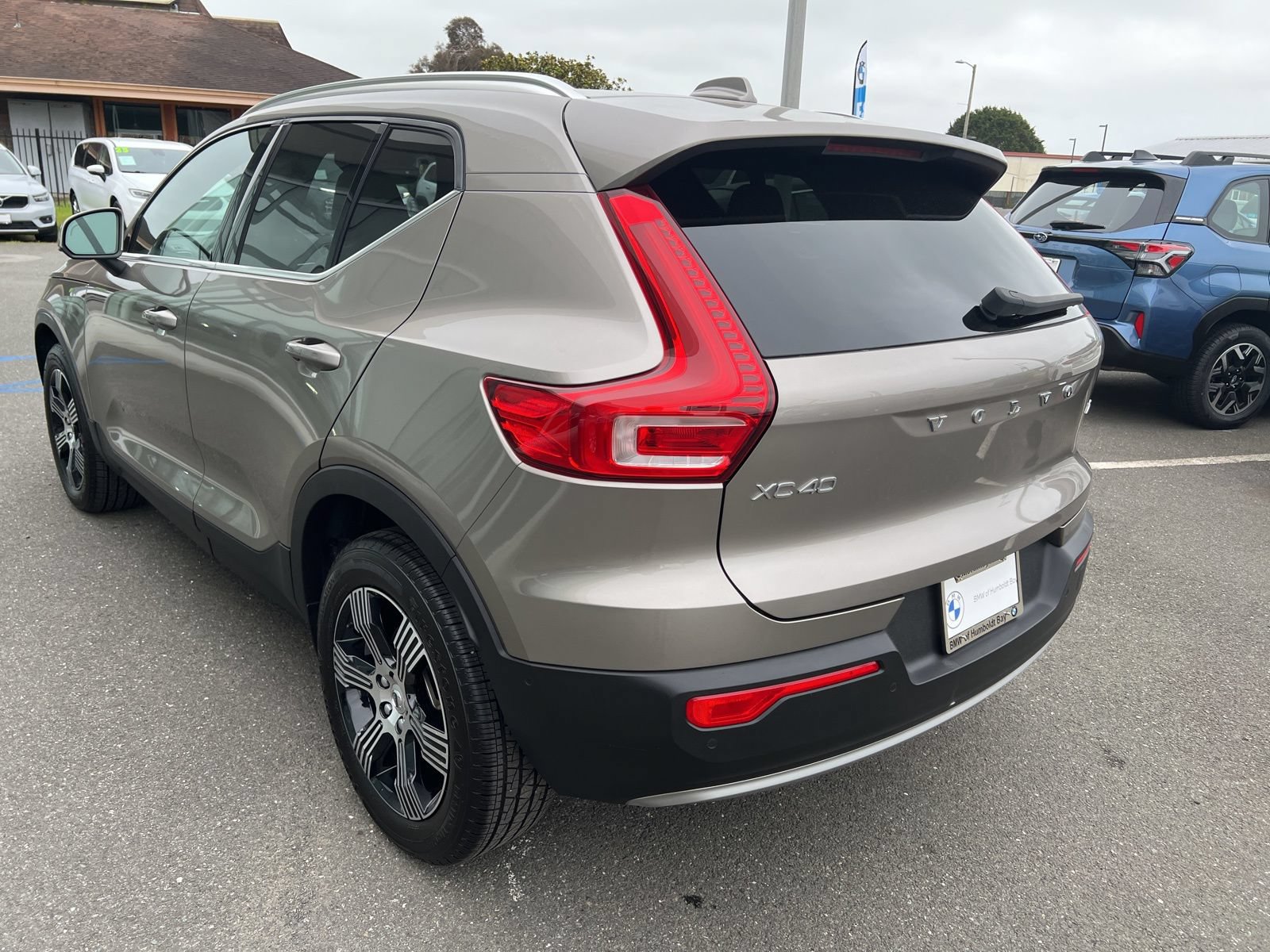 Used 2021 Volvo XC40 T4 Inscription FWD image 7