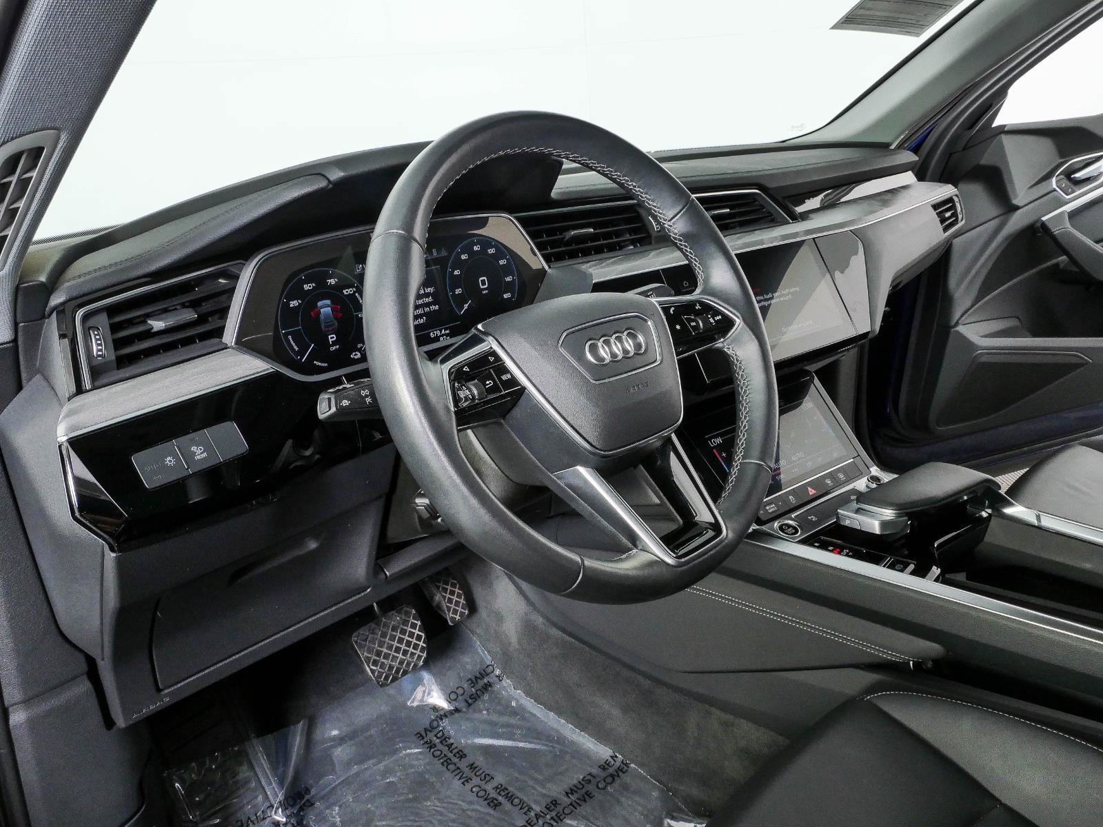 Used 2022 Audi e-tron Premium w/ Convenience Plus Package AWD/4WD image 4