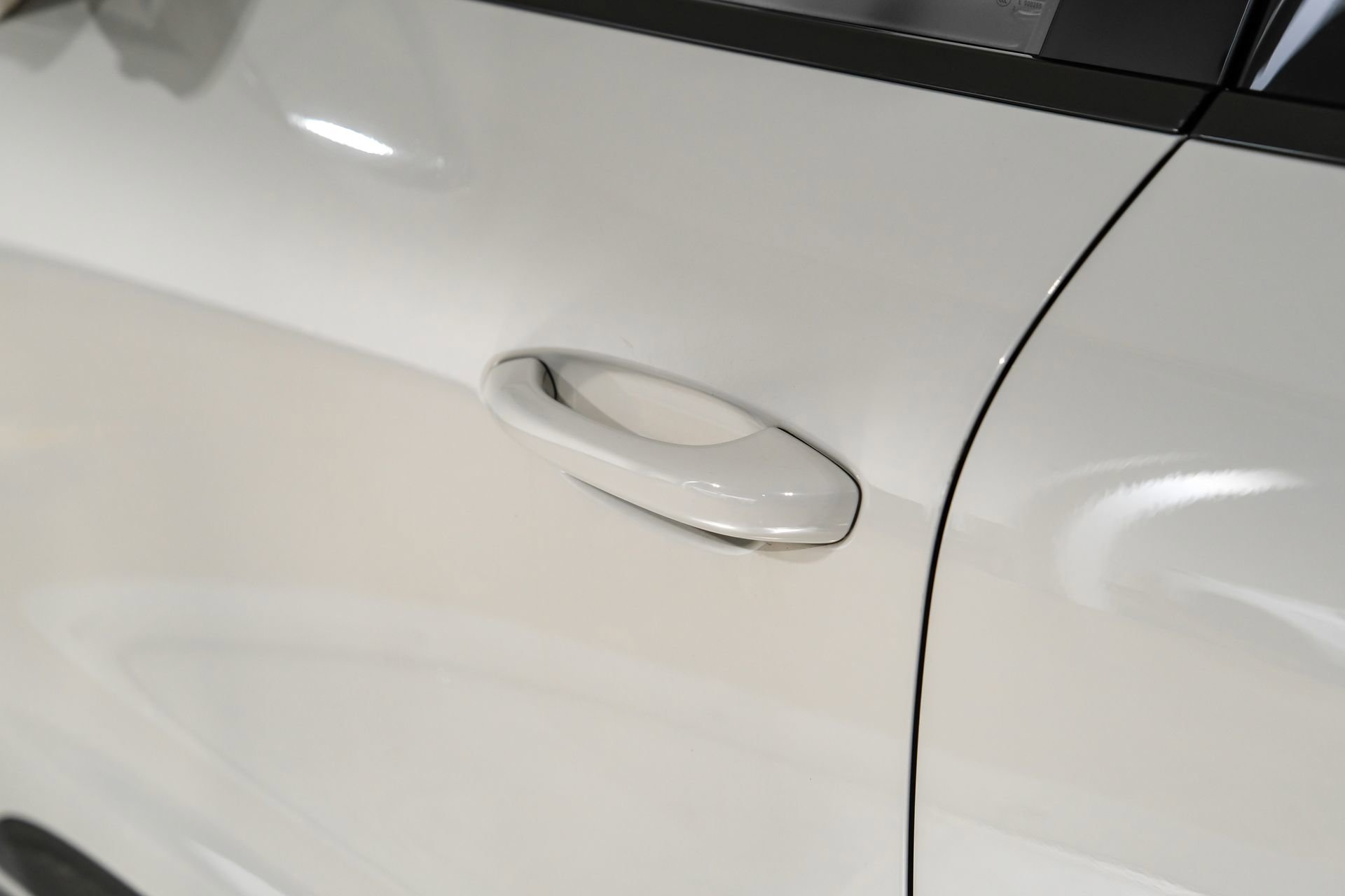 Used 2023 Porsche Macan AWD/4WD image 43