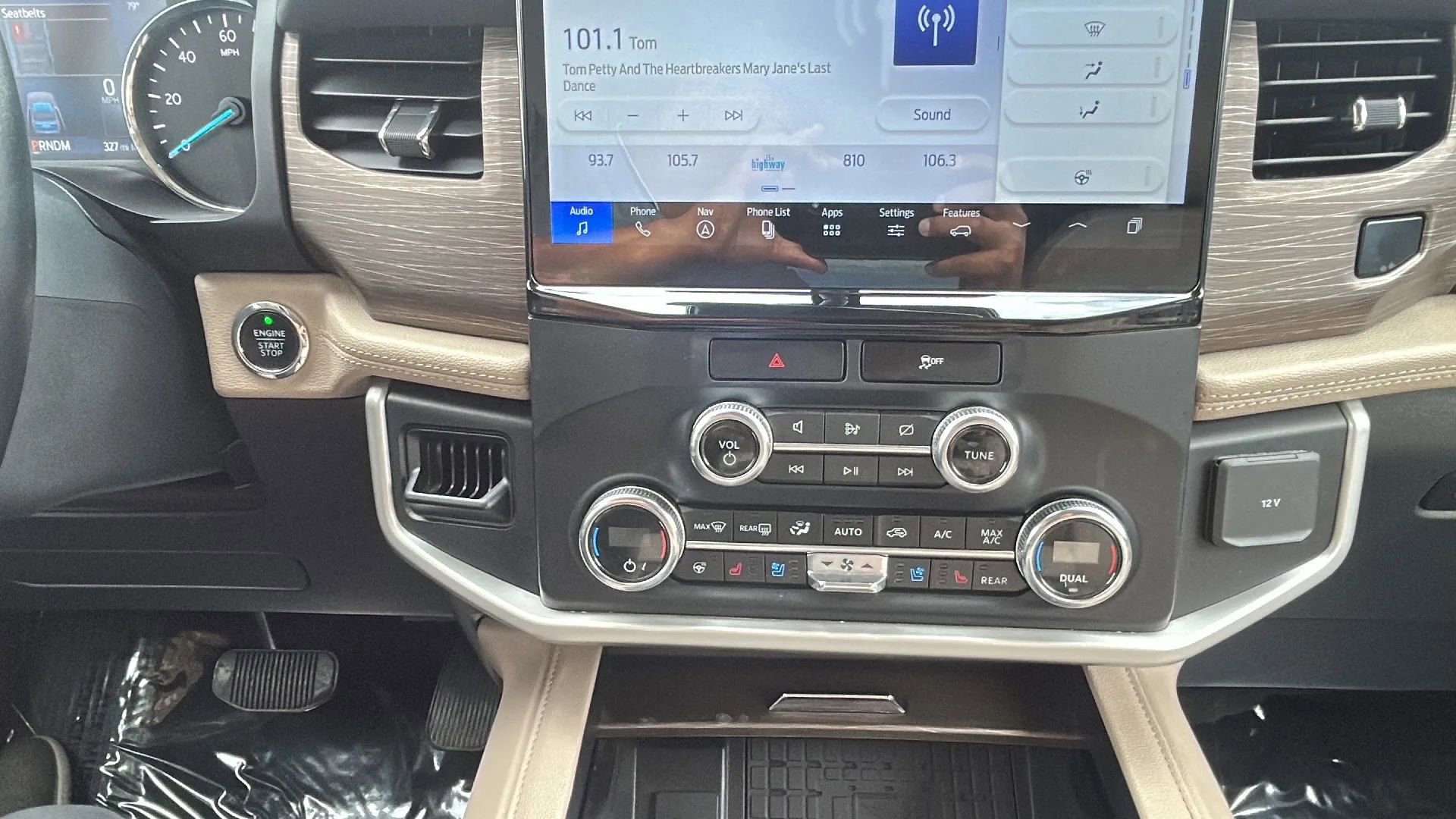 Used 2023 Ford Expedition Limited image 28