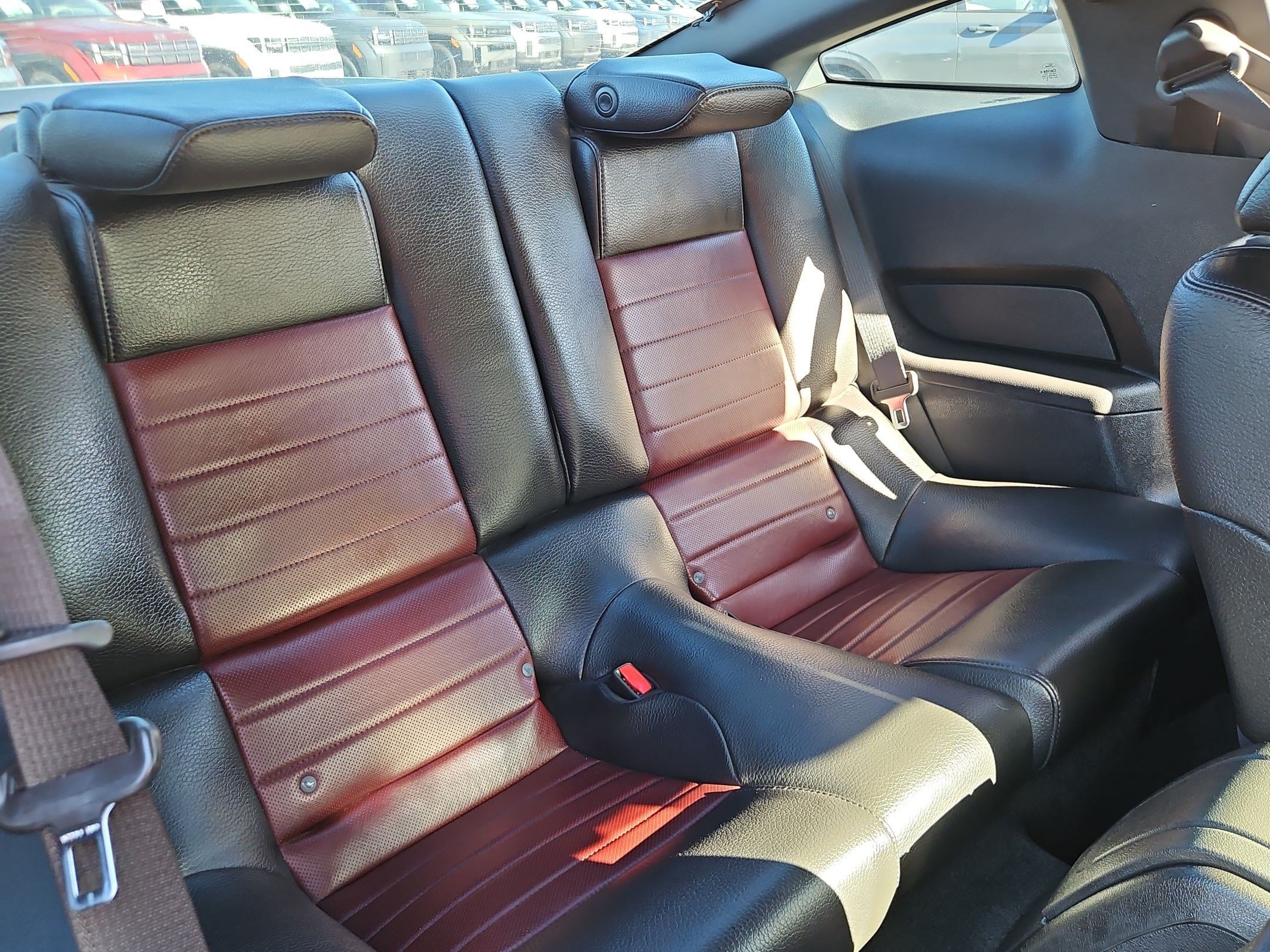 Used 2012 Ford Mustang Premium RWD image 21