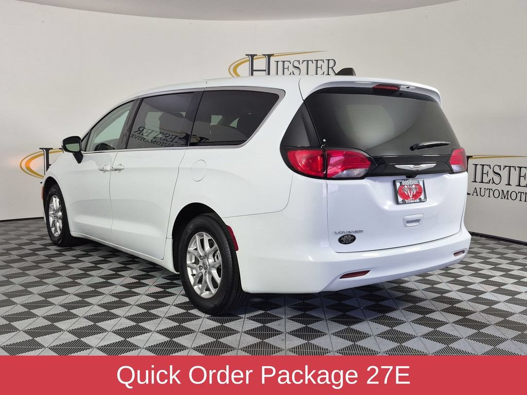 Used 2023 Chrysler Voyager LX FWD image 6