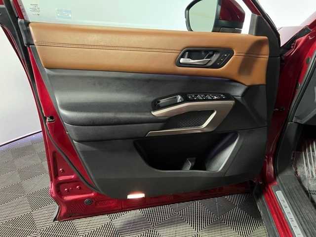 Certified 2022 Nissan Pathfinder Platinum w/ Cargo Package image 23