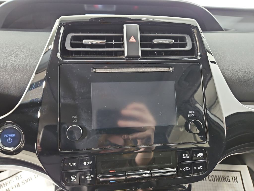 Used 2019 Toyota Prius XLE w/ Premium Convenience Package FWD image 18