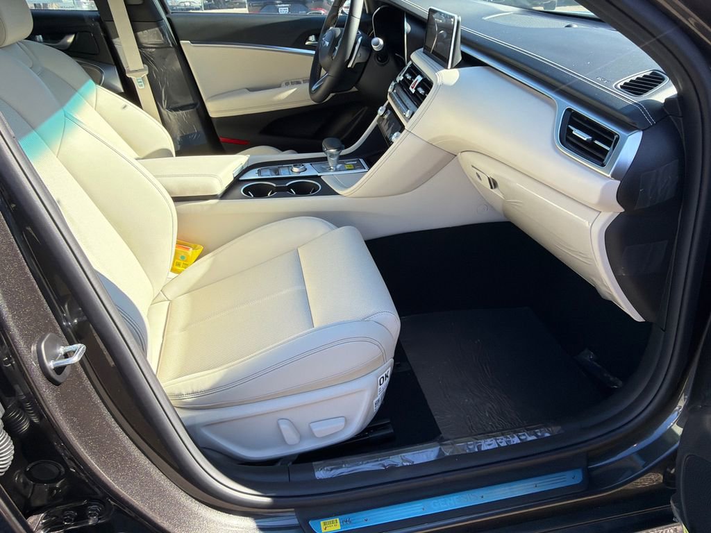 New 2026 Genesis G70 2.5T image 13