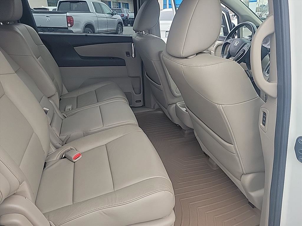 Used 2015 Honda Odyssey Touring Elite image 27